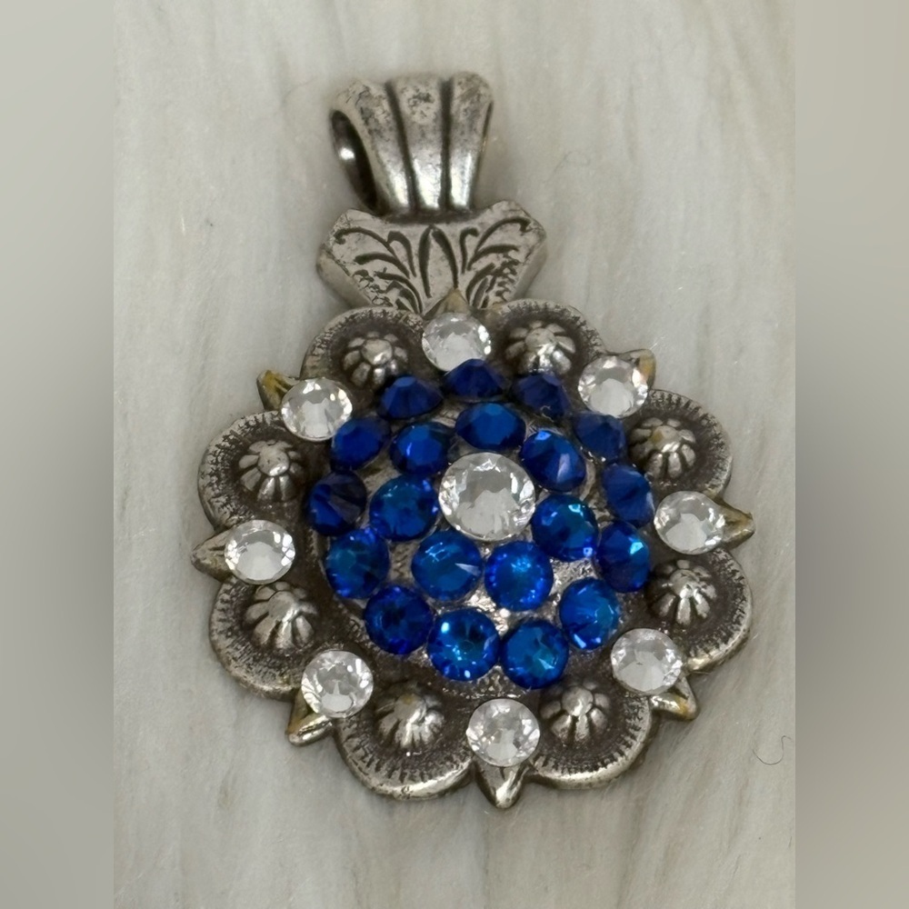(238)Western Style Silver-Tone Floral Concho Pendant with Blue and Clear Crystal